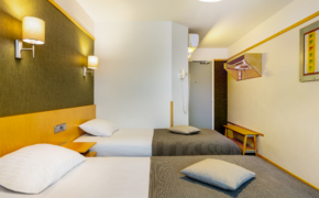 Hotell Tartu Standard kahekohaline tuba kahe eraldi voodiga — twin tuba Tartus