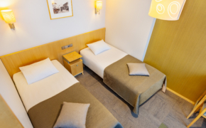 Hotell Tartu Standard kolmekohaline tuba linnuperspektiivist - ruumikas tuba kolmele Tartus