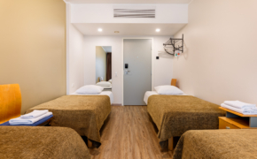Hotell Tartu hostelituba nelja voodi ja peegliga - soodne majutus Tartus