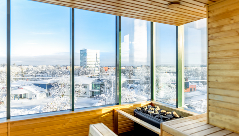 Hotell Tartu sanaarium panoraamakende ja talvise linnavaatega - saunakeskus Tartus